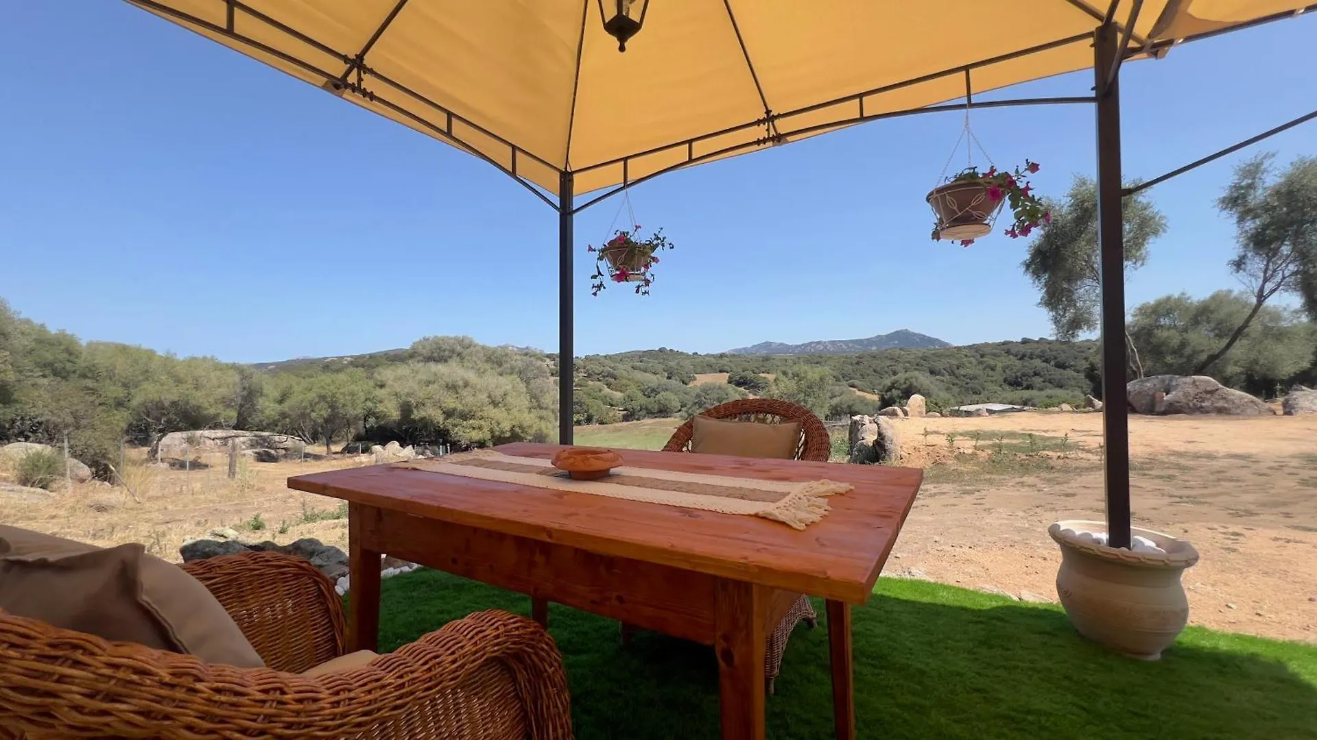 Apartman L'Olivastro Mini Country House Sant'Antonio di Gallura